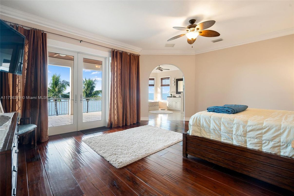 Bedroom, Interior, Water, Wood Texture Flooring