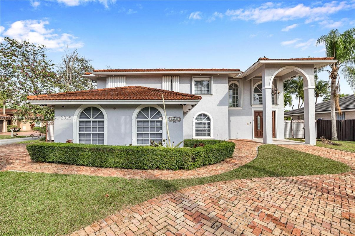 Backyard, Exterior, Facade, Mediterranean