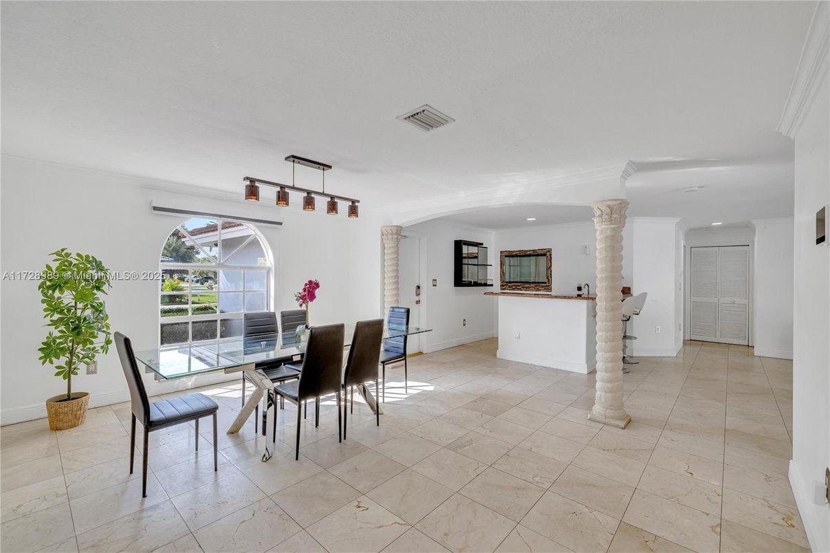 Dining room, Interior, Kitchen, Pendant Lights, Recessed Lighting