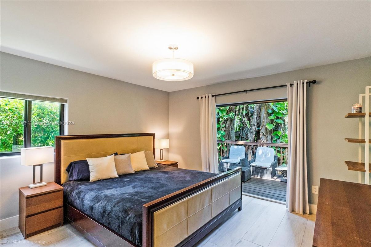 Bedroom, Interior, Pendant Lights, Wood Texture Flooring