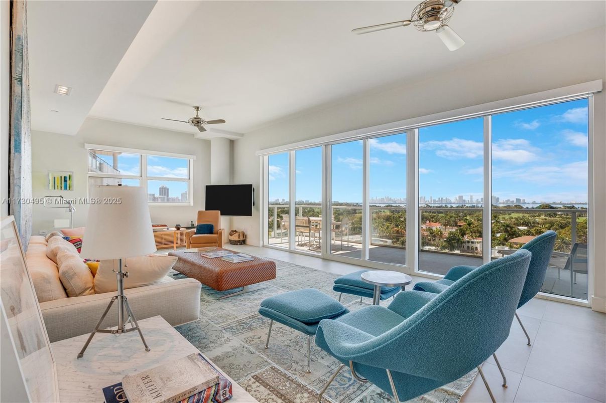 Interior, Living room, Sun Room, Water
