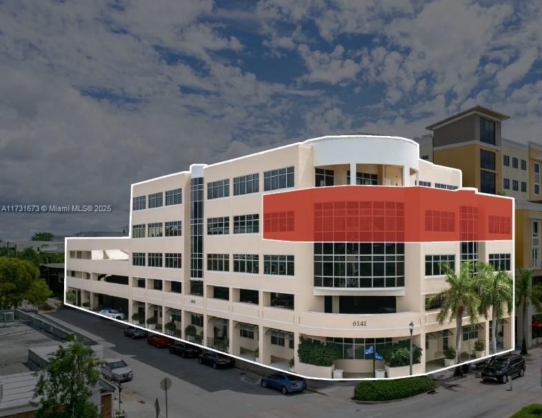 Exterior, Facade, Condo Building