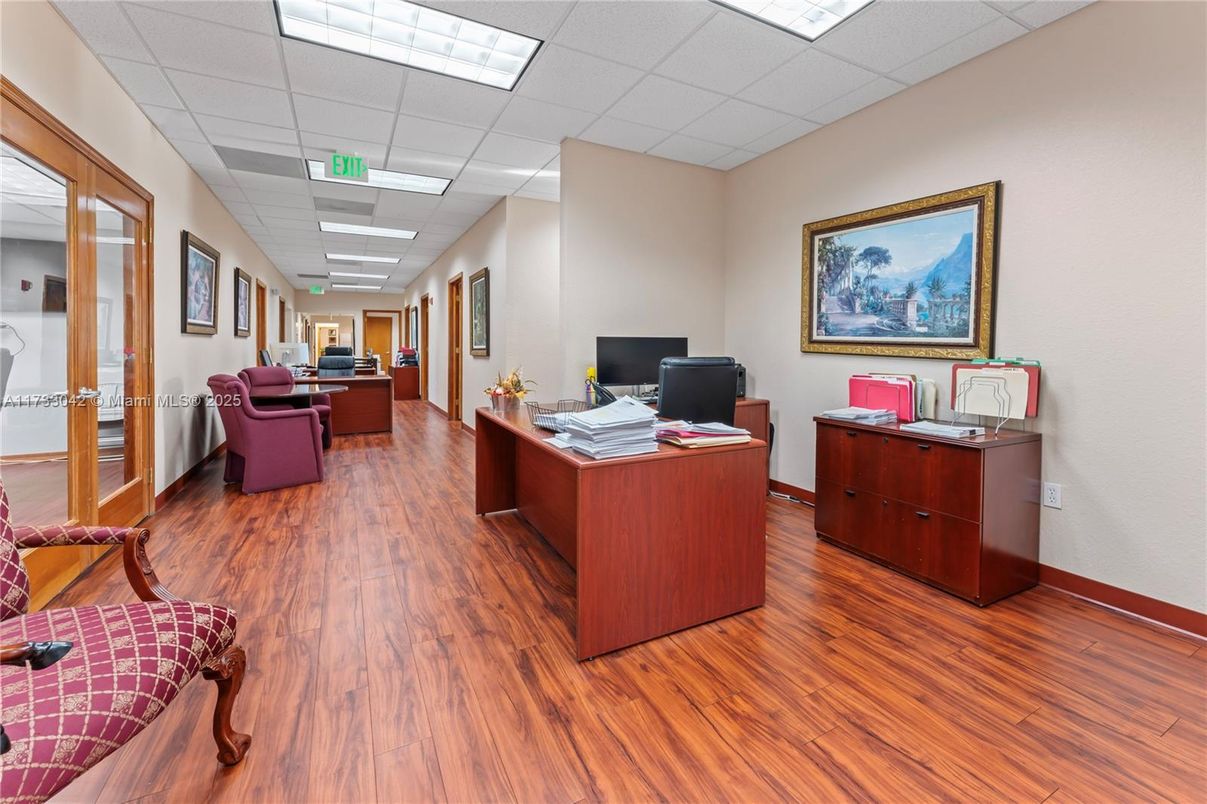 Home Office, Interior, Recessed Lighting, Wood Texture Flooring