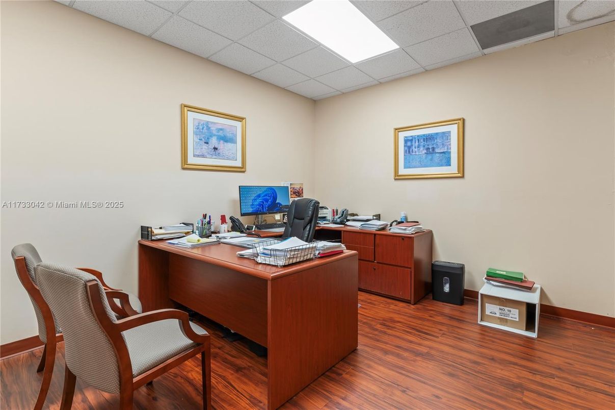Home Office, Interior, Recessed Lighting, Wood Texture Flooring