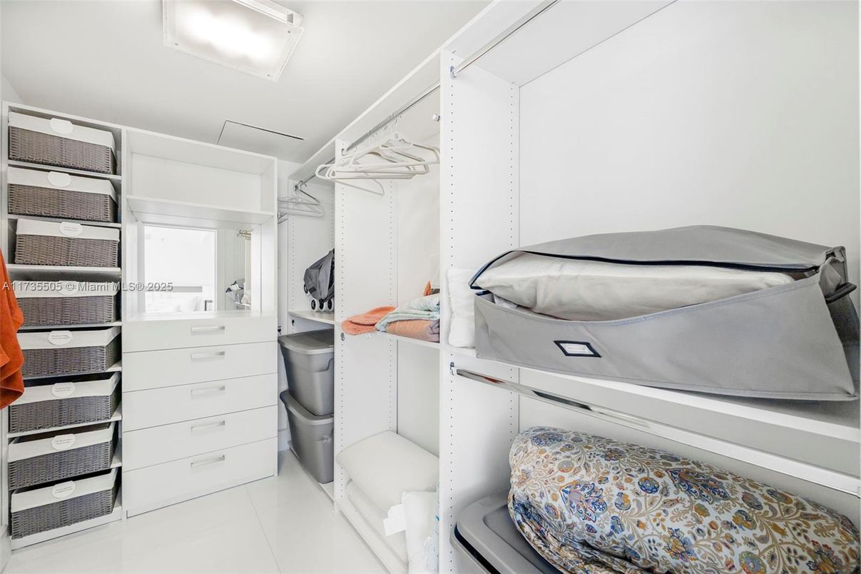 Interior, Walk-in Closets