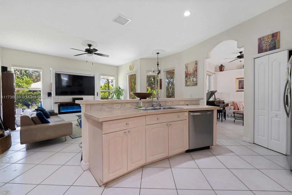 Dining room, Interior, Kitchen, Living room, Pendant Lights, Recessed Lighting