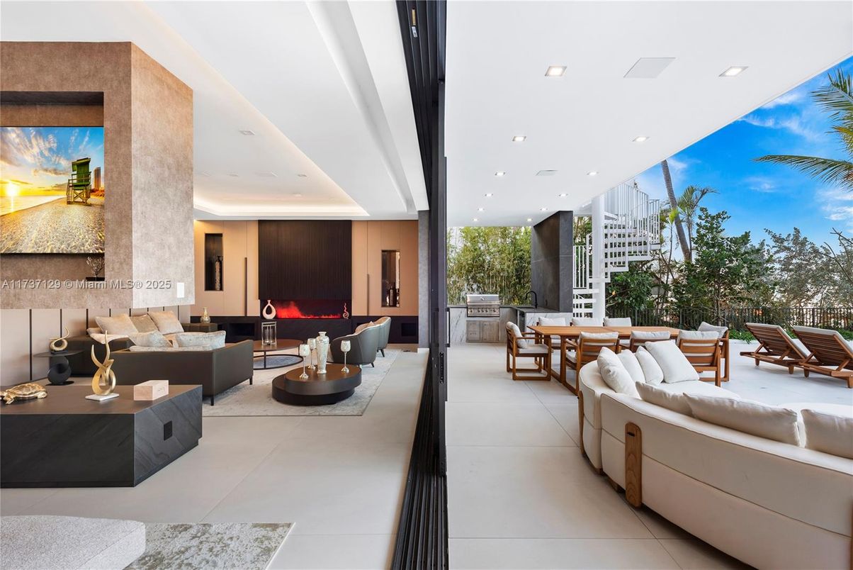 Dining room, Interior, Living room, Recessed Lighting