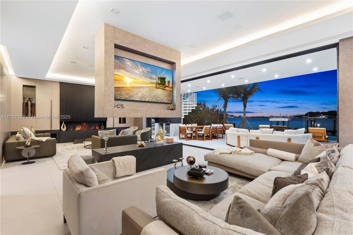 Fireplace, Interior, Living room, Recessed Lighting, Water