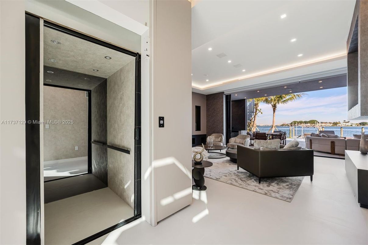 Interior, Living room, Recessed Lighting, Water