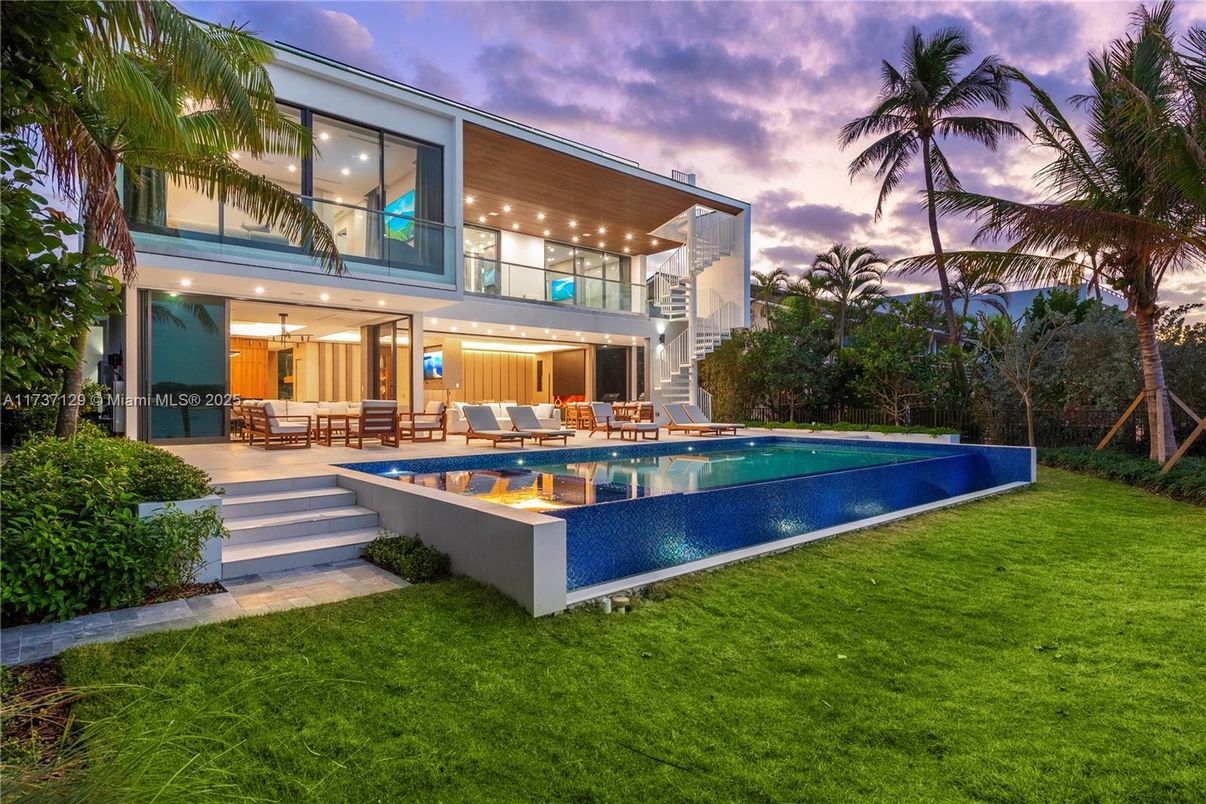 Backyard, Exterior, Pool