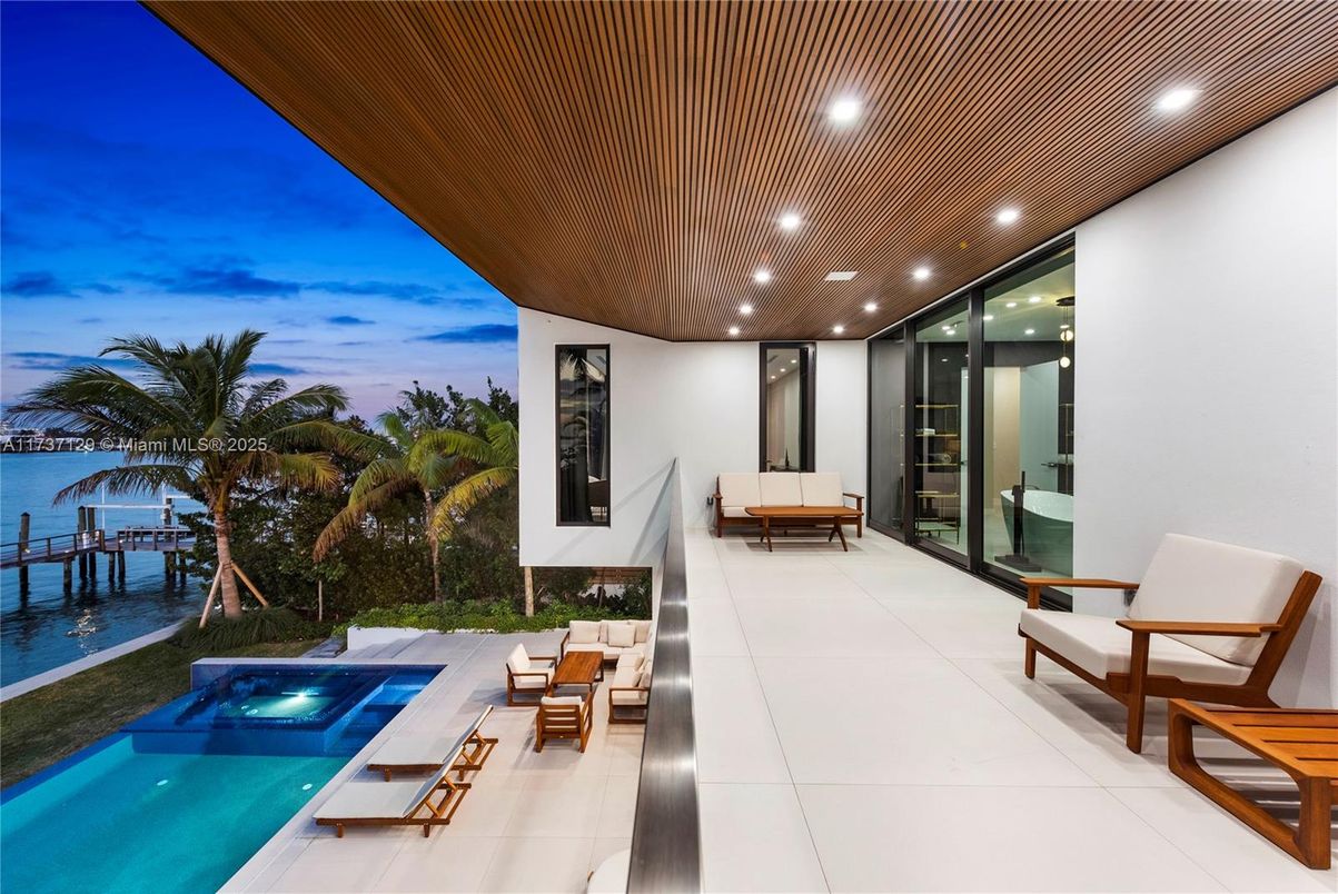 Exterior, Pool, Recessed Lighting, Water