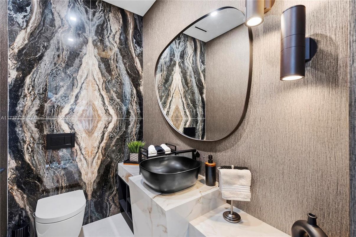 Bathroom, Interior, Recessed Lighting