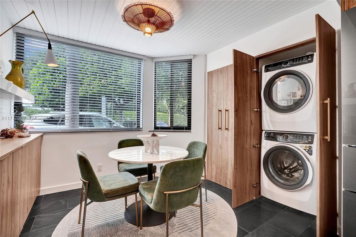 Dining room, Interior, Utility Closets, Washer