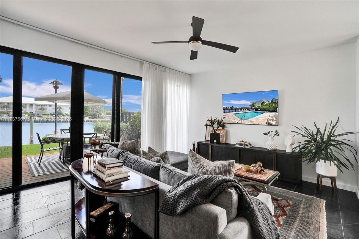 Interior, Living room, Water