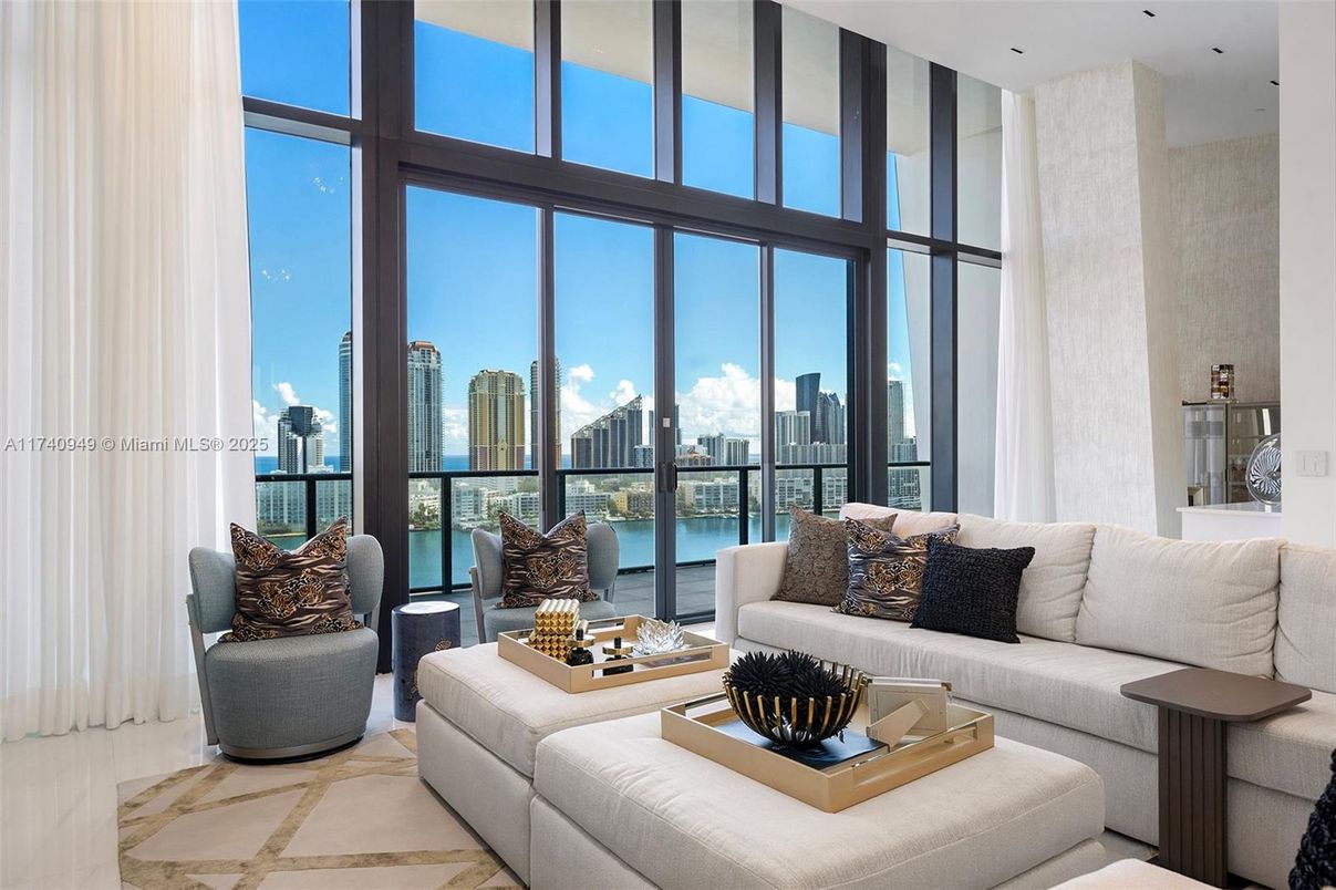 Interior, Living room, Water