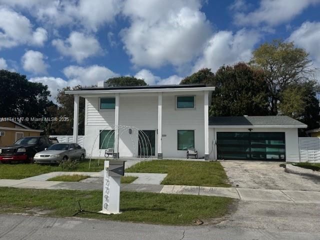 Attached, Exterior, Facade, Modern