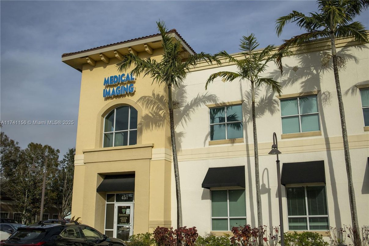 Exterior, Facade, None