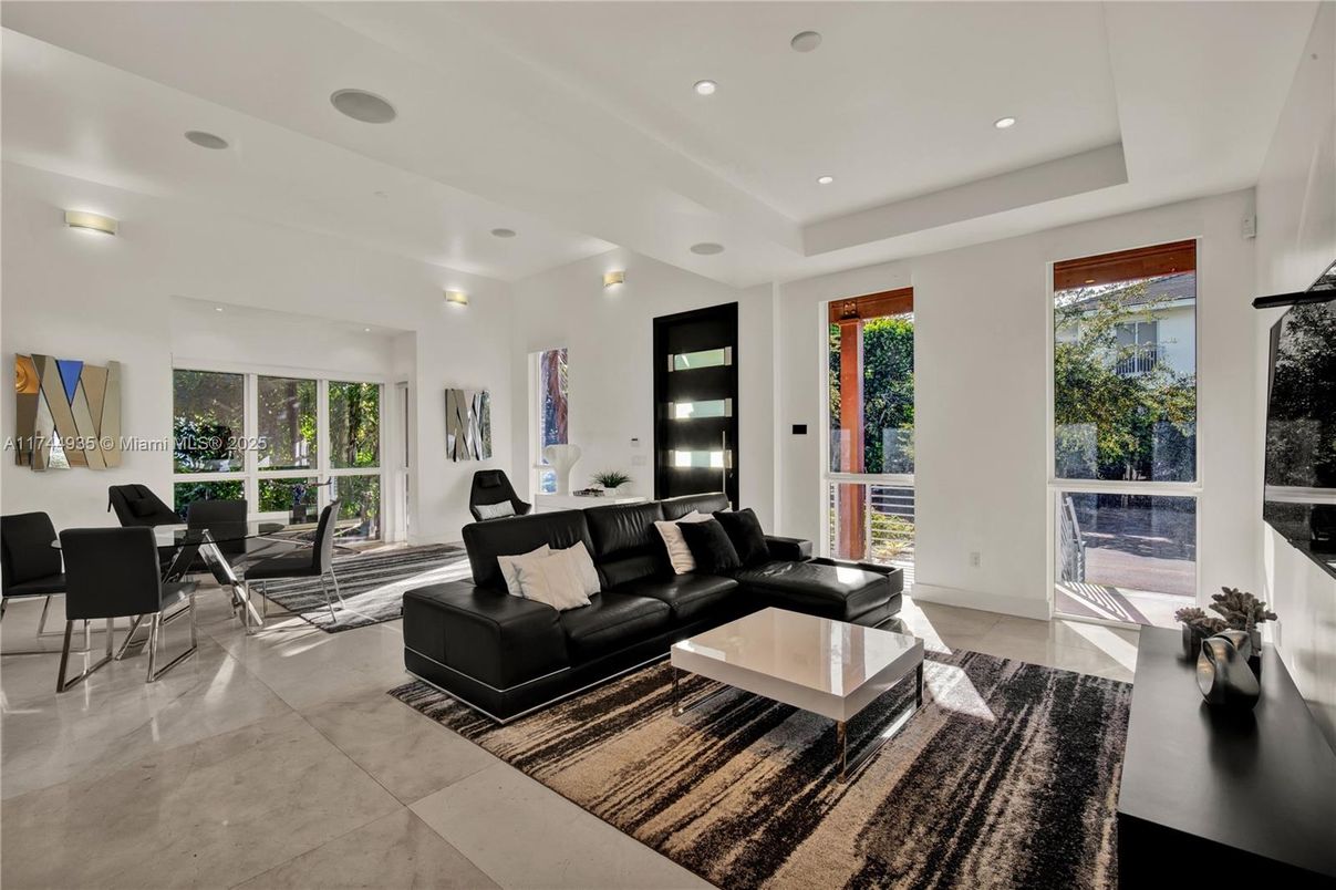 Dining room, Interior, Living room, Recessed Lighting