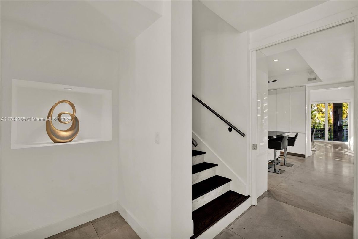 Interior, Recessed Lighting