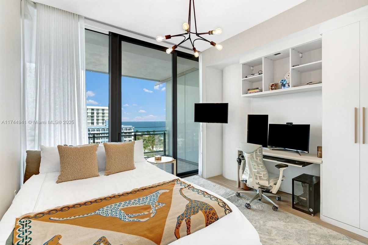 Bedroom, Home Office, Interior, Pendant Lights, Water