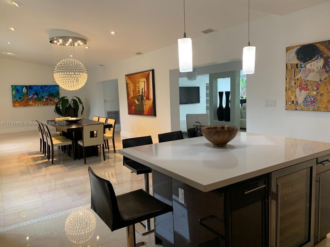 Dining room, Interior, Pendant Lights, Recessed Lighting