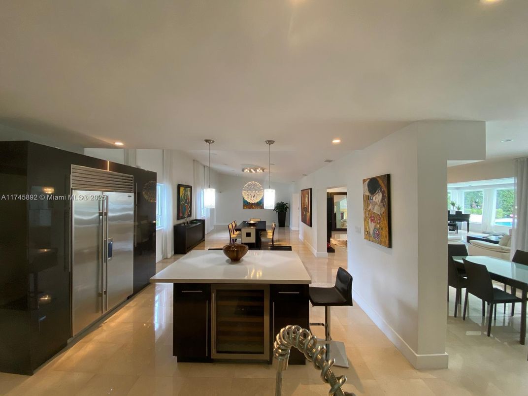 Dining room, Interior, Kitchen, Pendant Lights, Recessed Lighting, Stainless Steel Appliances