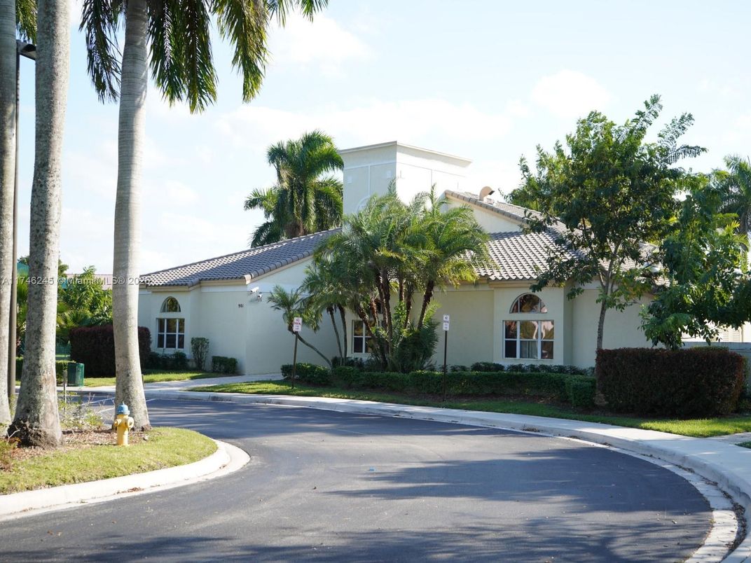 Exterior, Facade, Spanish Mediterranean