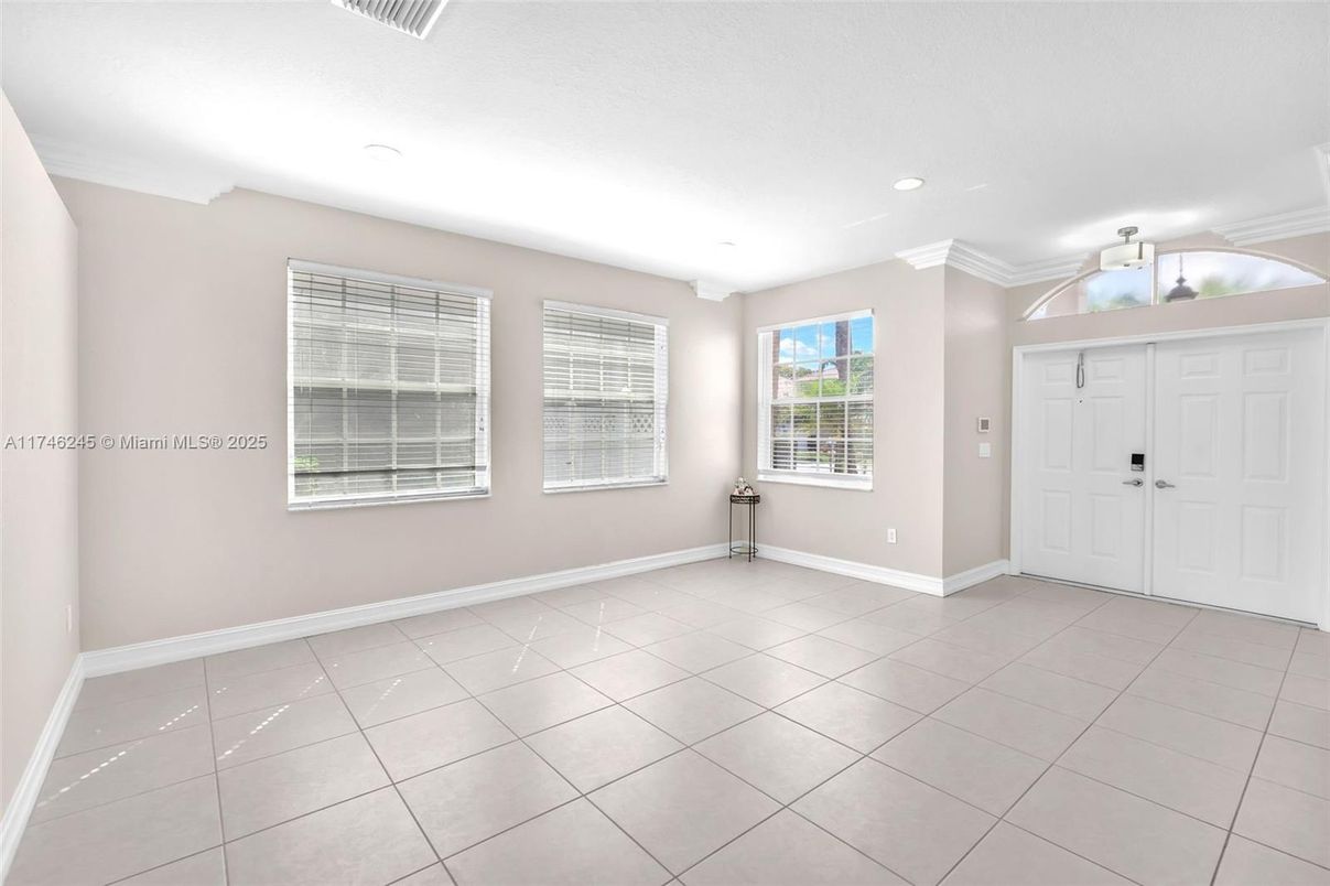 Empty room, Interior, Recessed Lighting