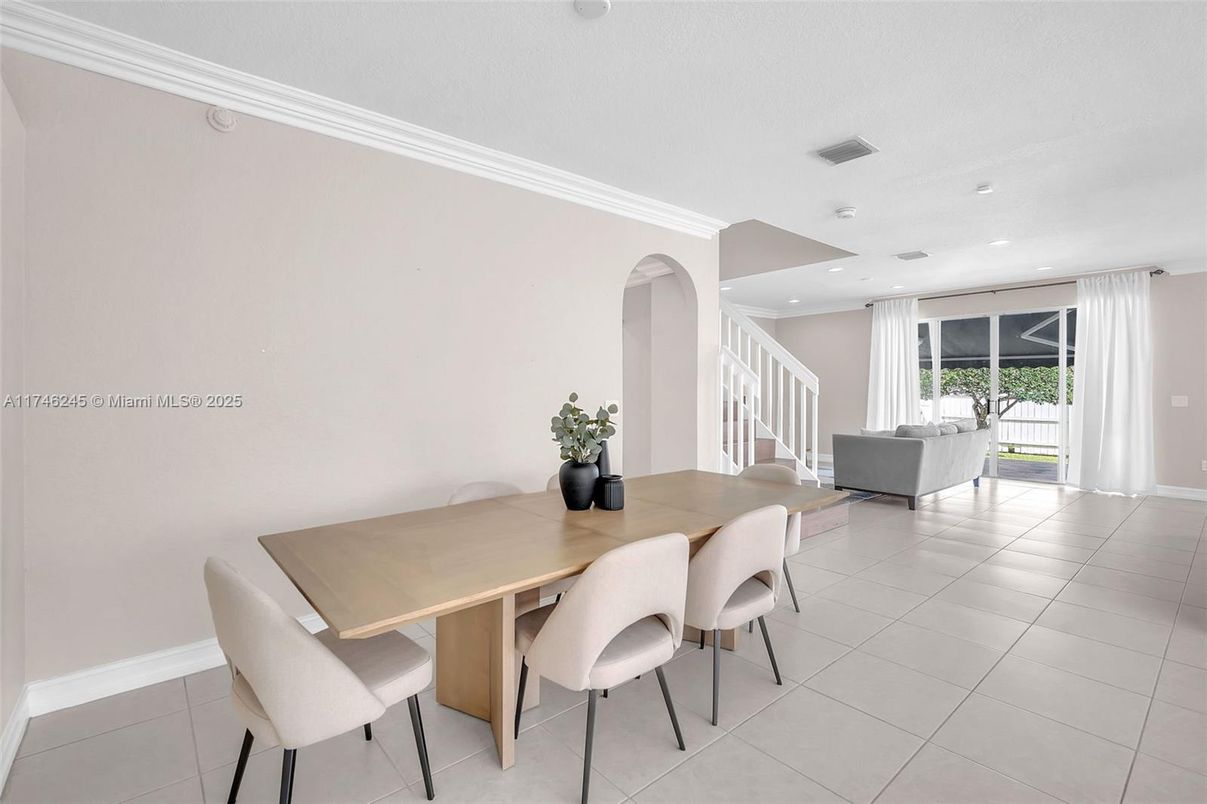 Dining room, Interior, Living room, Recessed Lighting