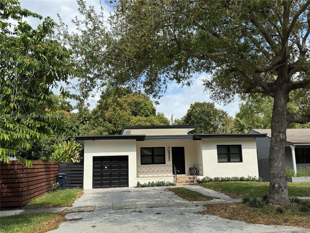 Attached, Exterior, Facade, Modern