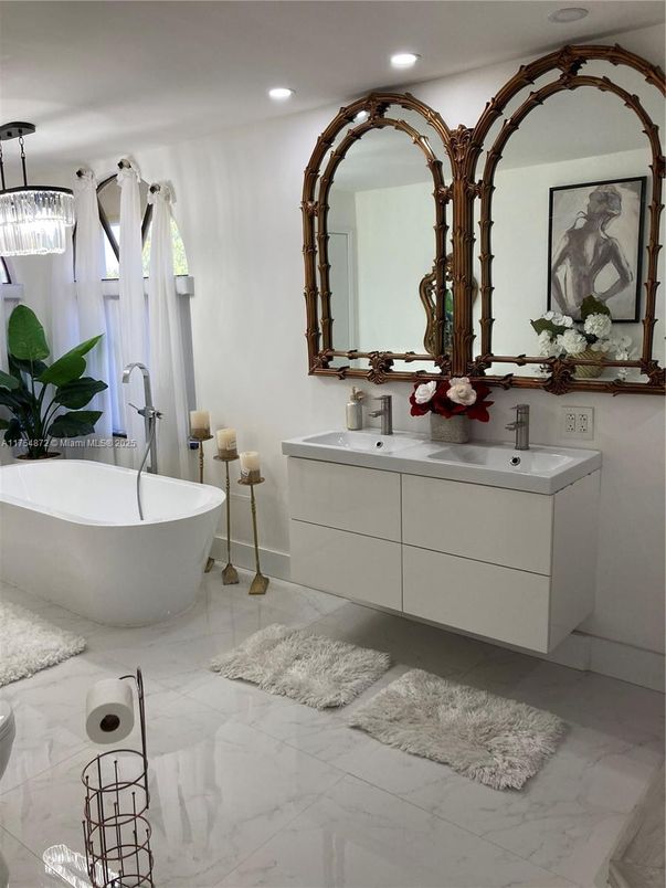 Bathroom, Dual Sink Vanities, Free Standing Baths, Interior, Marble, Recessed Lighting