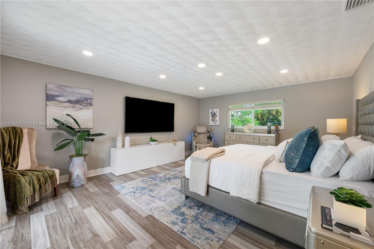 Bedroom, Interior, Recessed Lighting, Wood Texture Flooring