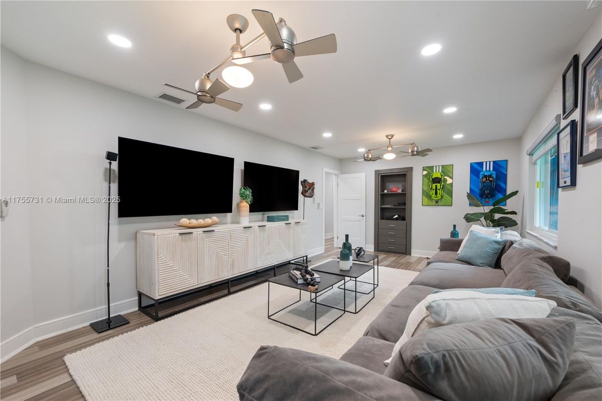 Interior, Living room, Recessed Lighting, Wood Texture Flooring