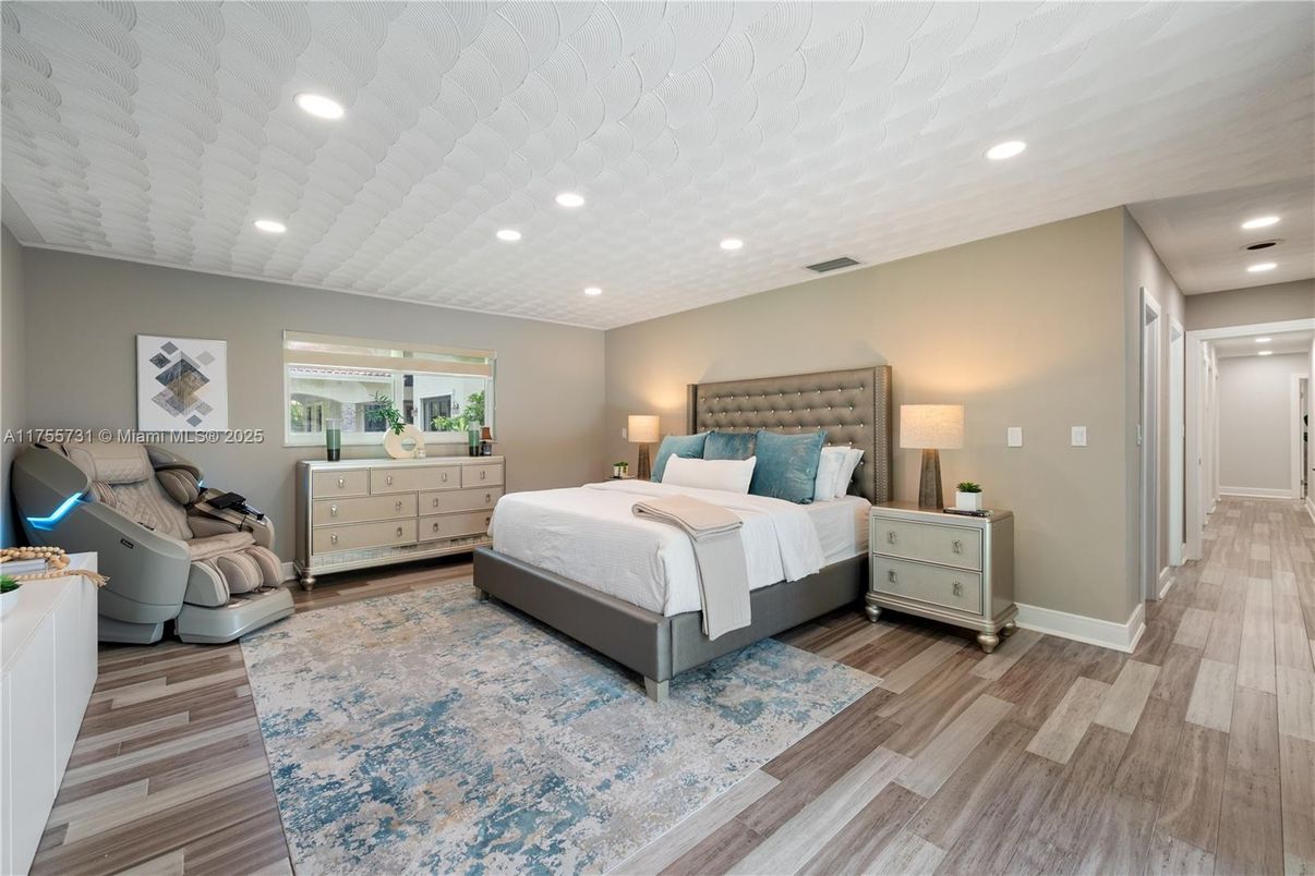 Bedroom, Interior, Recessed Lighting, Wood Texture Flooring