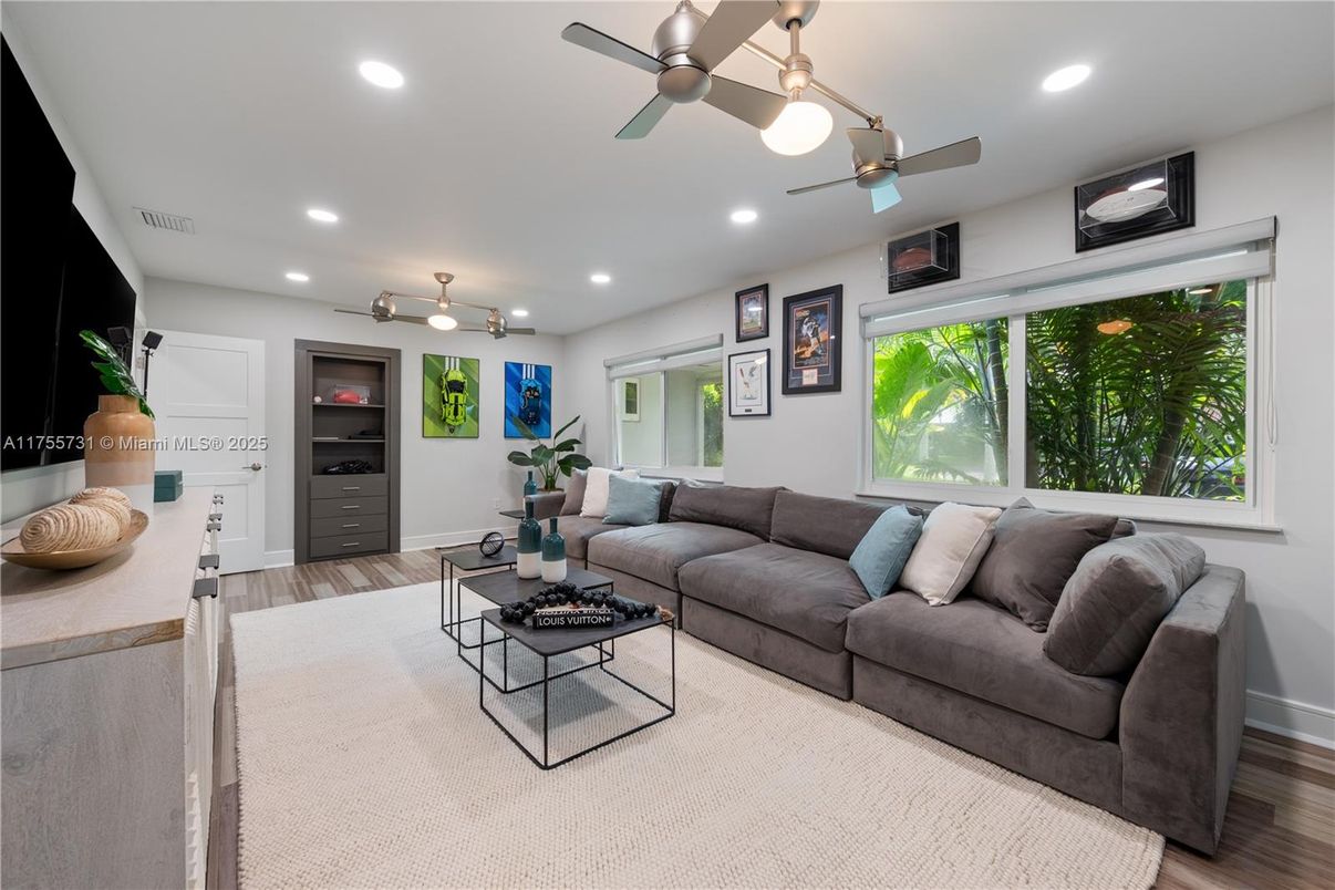 Interior, Living room, Recessed Lighting, Wood Texture Flooring