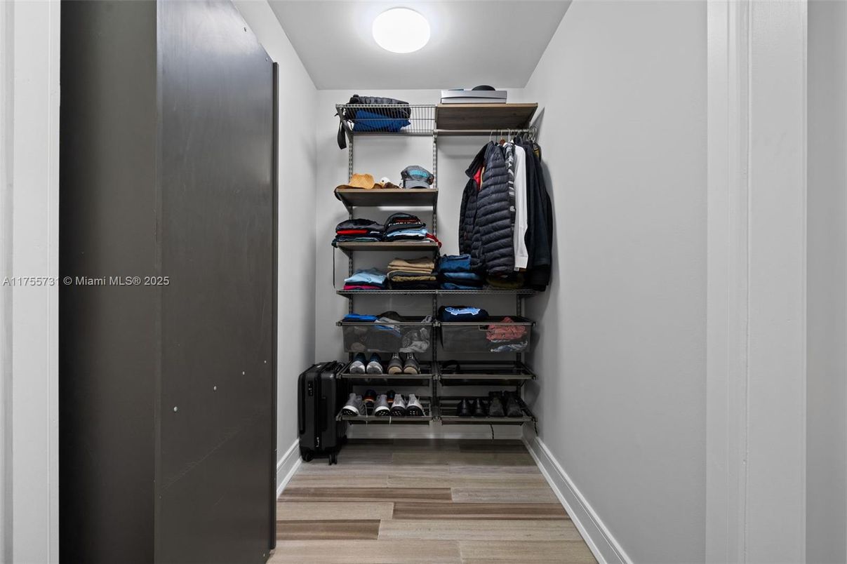 Interior, Walk-in Closets, Wood Texture Flooring