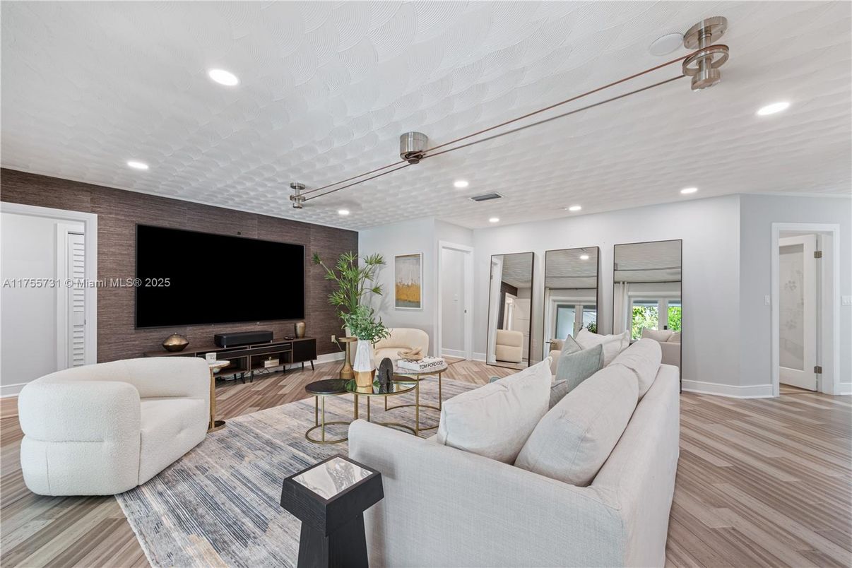 Interior, Living room, Recessed Lighting, Wood Texture Flooring