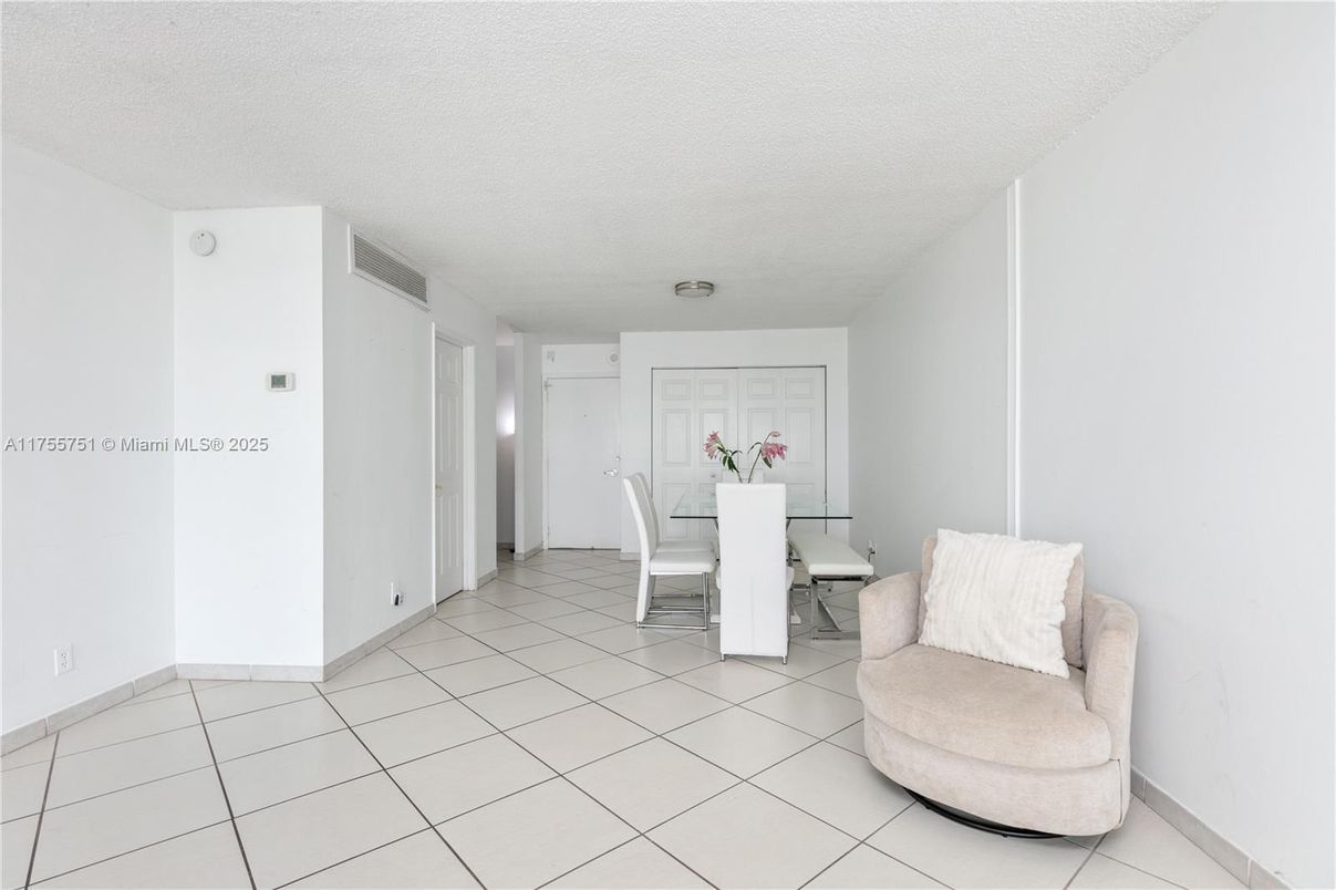 Dining room, Interior