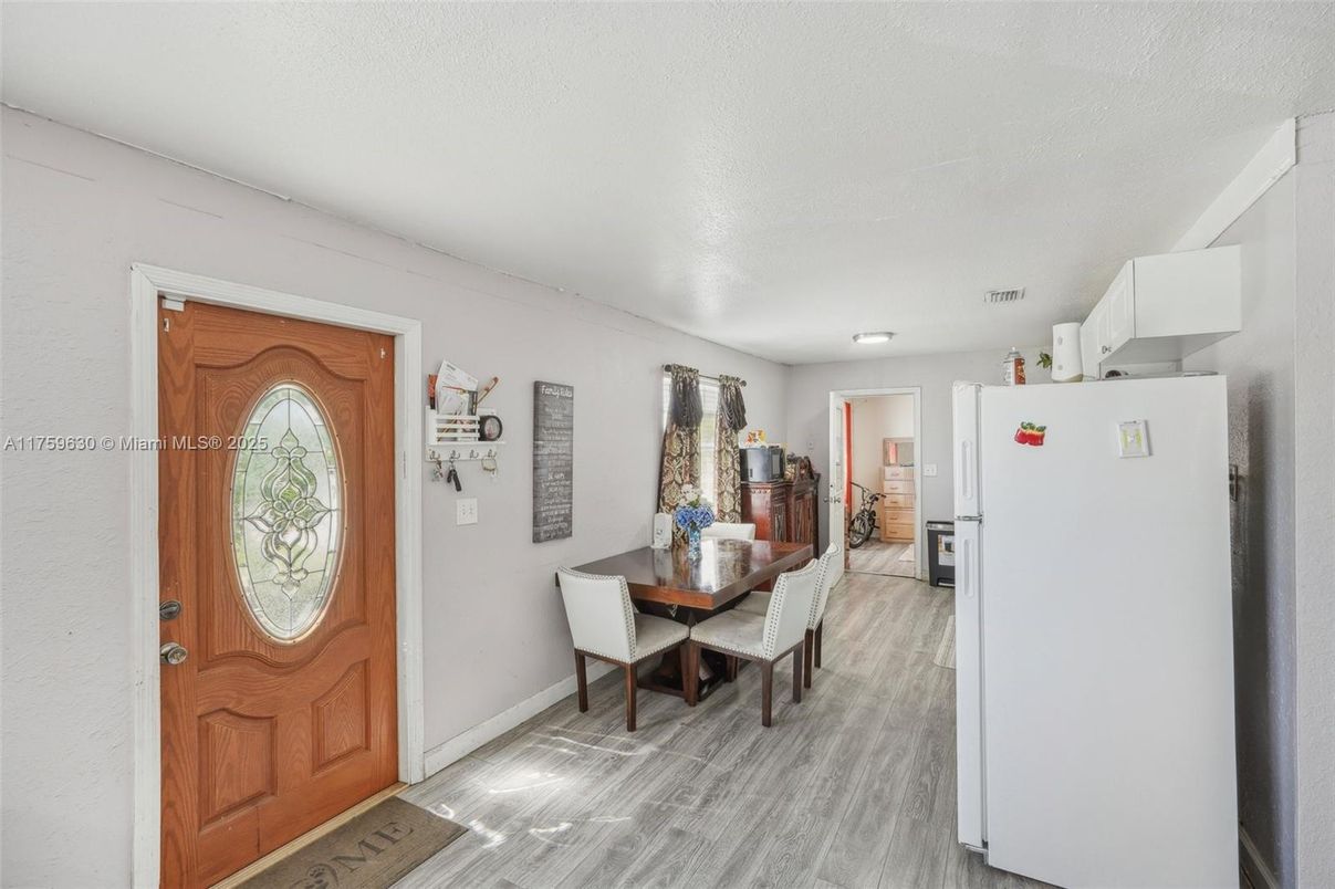 Dining room, Interior