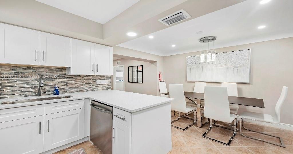 Dining room, Interior, Kitchen, Pendant Lights, Recessed Lighting