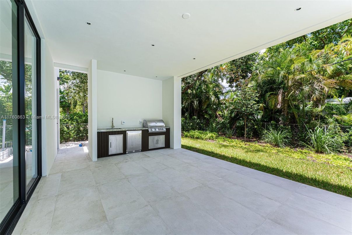 Exterior, Outdoor Kitchen, Recessed Lighting