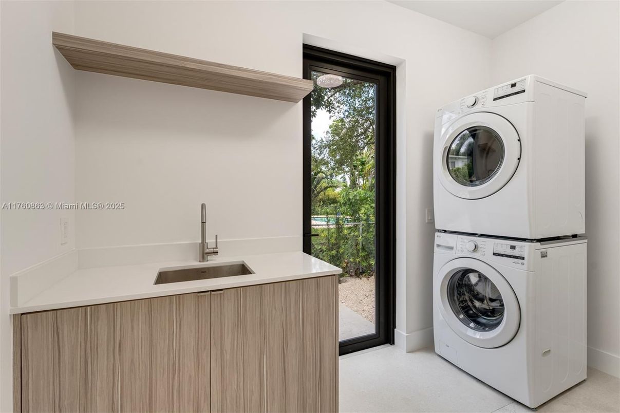 Interior, Utility Closets, Washer