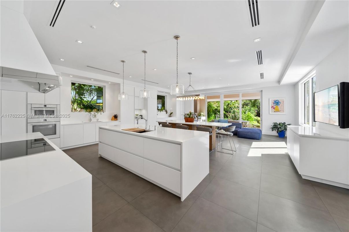 Dining room, Interior, Kitchen, Pendant Lights, Recessed Lighting