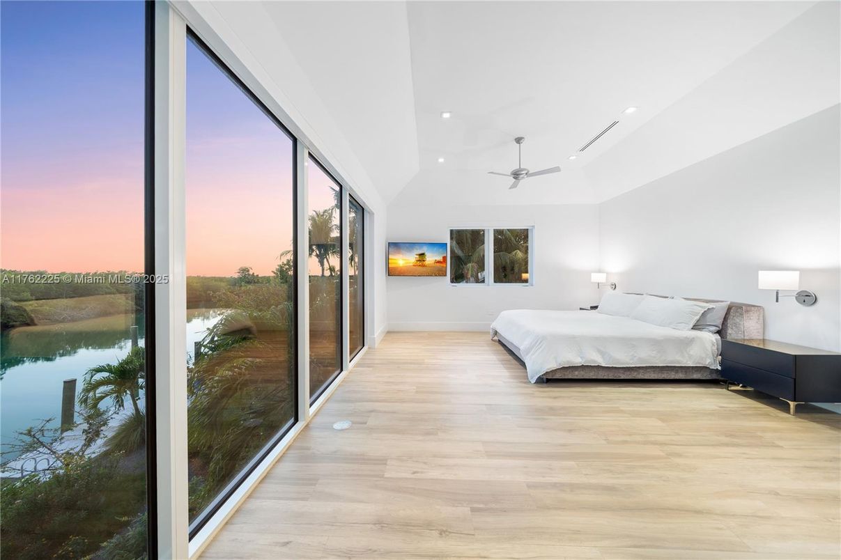 Bedroom, Interior, Recessed Lighting, Water, Wood Texture Flooring