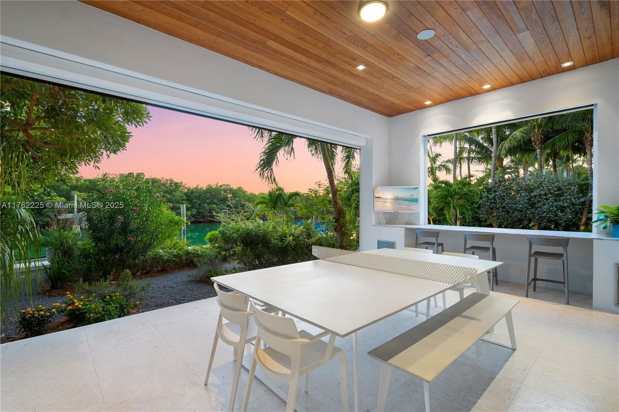 Exterior, Recessed Lighting