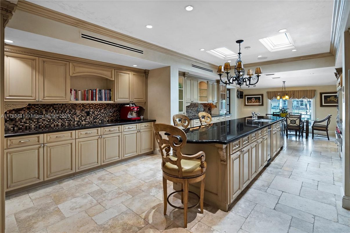Chandelier, Dining room, Interior, Kitchen, Pendant Lights, Recessed Lighting