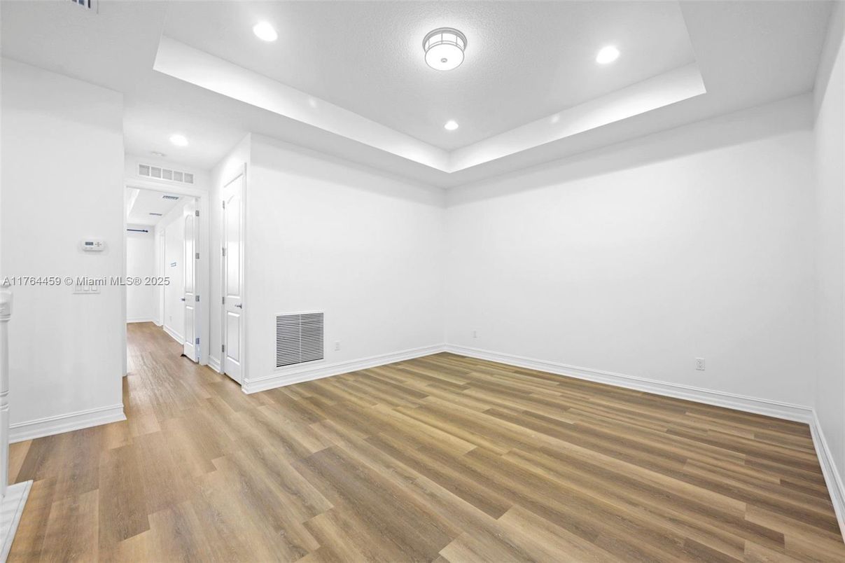 Empty room, Interior, Recessed Lighting, Wood Texture Flooring