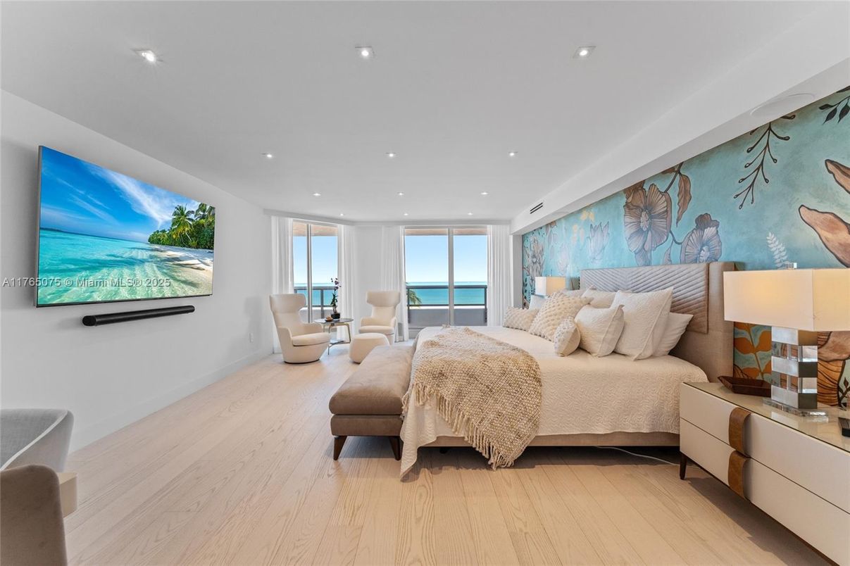 Bedroom, Interior, Recessed Lighting, Water, Wood Texture Flooring