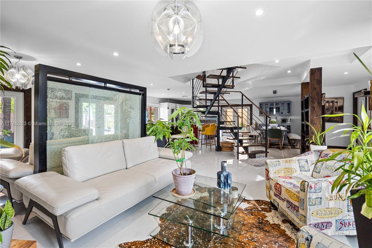Dining room, Interior, Living room, Pendant Lights, Recessed Lighting