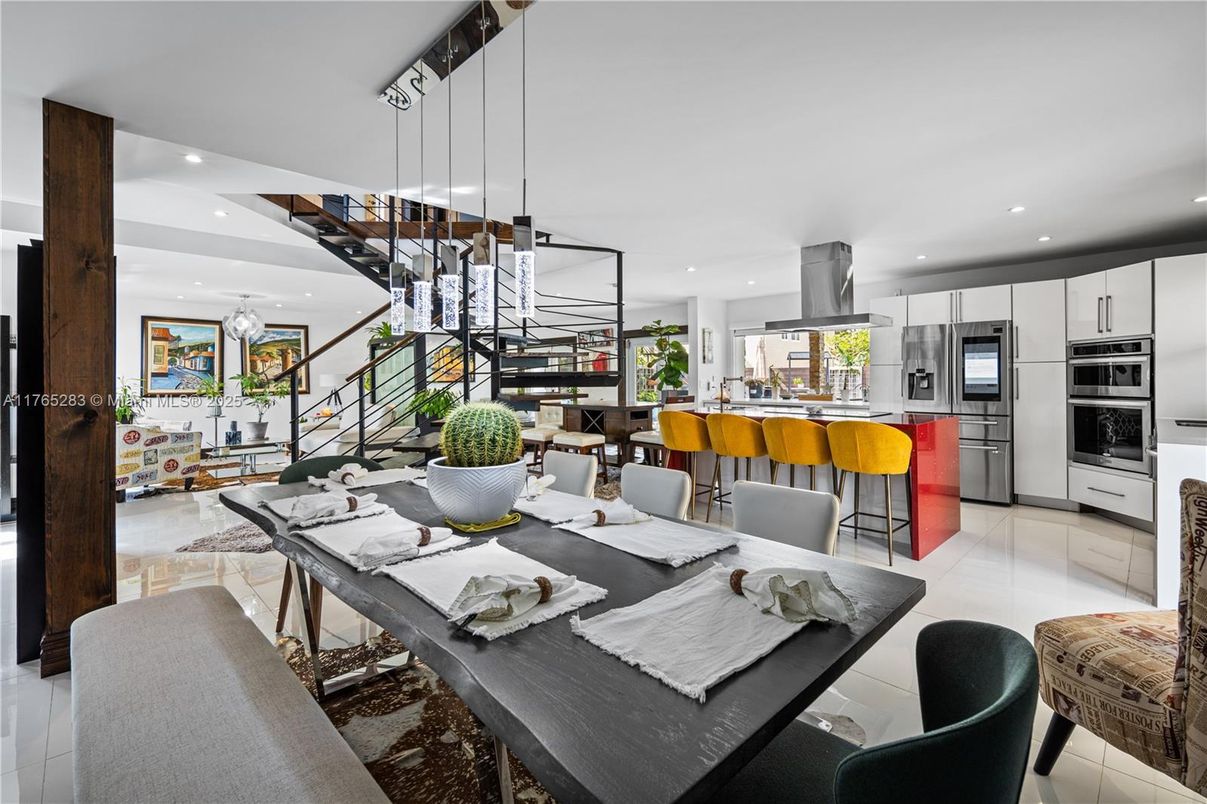 Dining room, Interior, Kitchen, Pendant Lights, Recessed Lighting, Stainless Steel Appliances